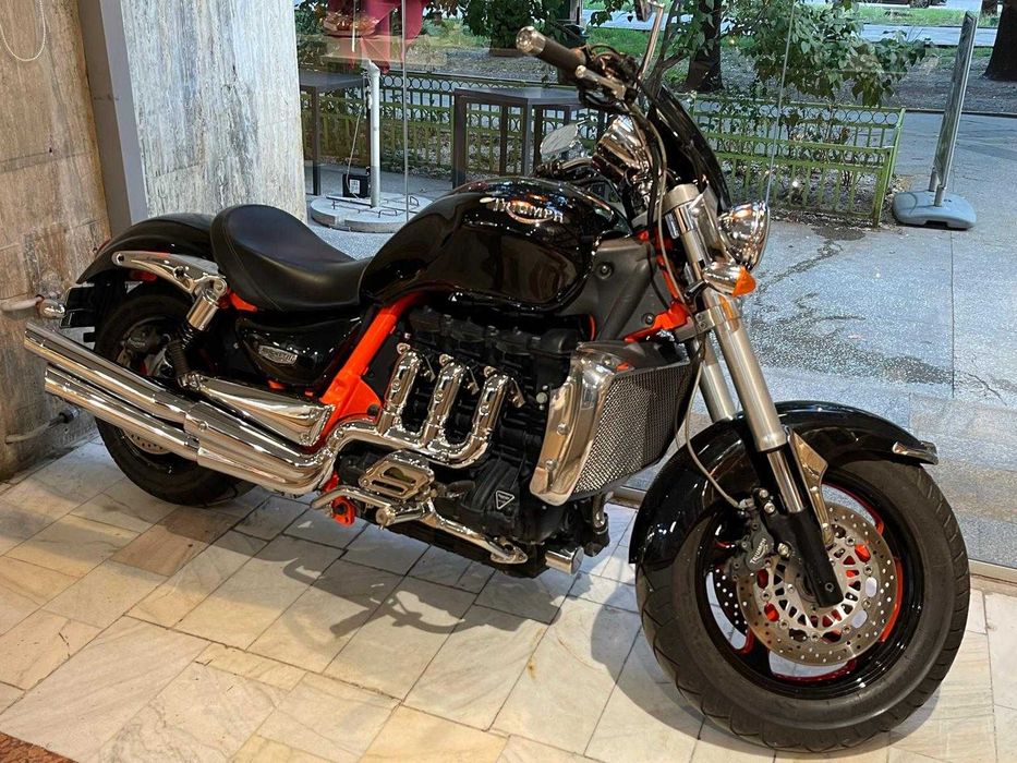 Moto Triumph Rocket 3