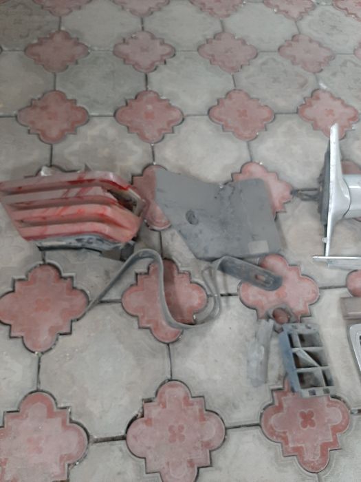 Продам запчасти на мерседес 140