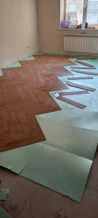 Укладка кафеля и ламината