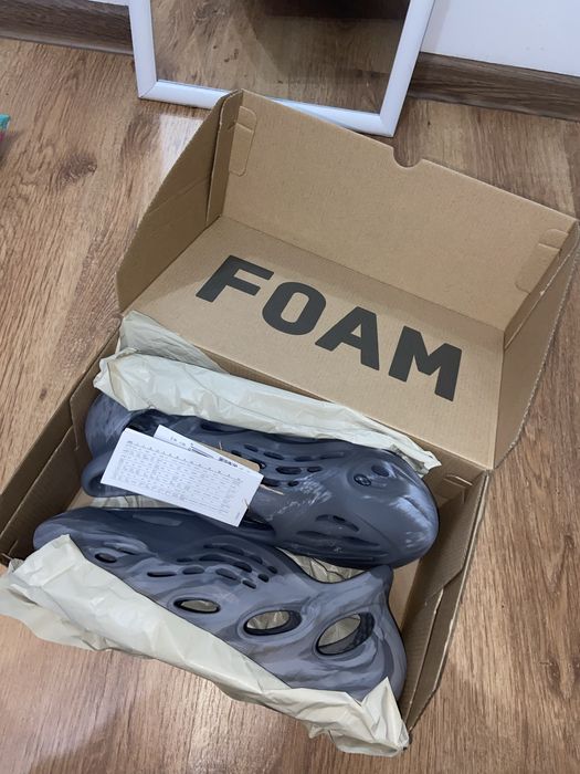 Yeezy Foam Runner 42