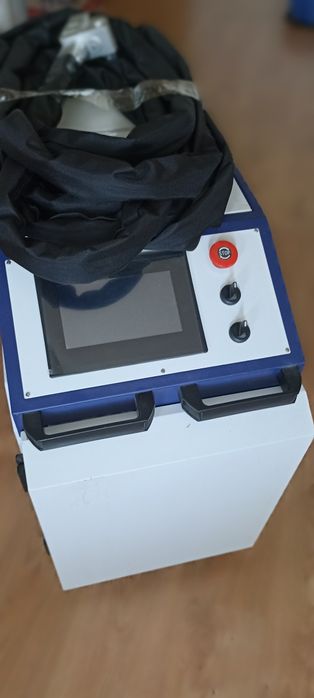 Аппарат лазерной очистки металла.