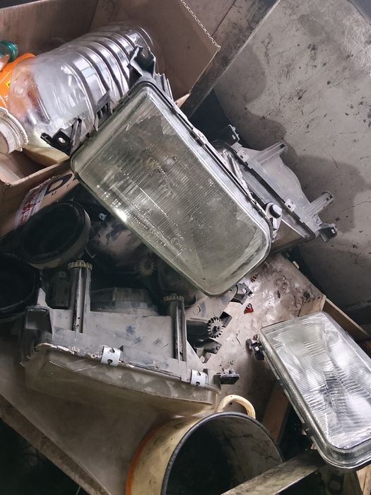 Продам фары пассат б3 ,4фары оригинал/не оригинал