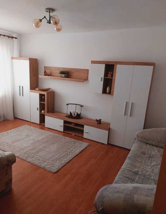 Inchiriez  apartament cu 2 camere, 48mp, et 4, aer conditionat,  cu toate utilitățile