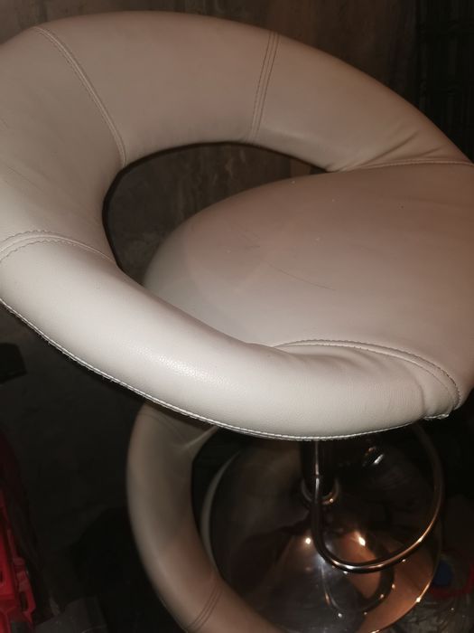 Бар столове бели