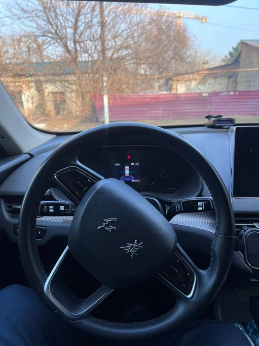 Hongqi eqm5 2024 yil 450 km