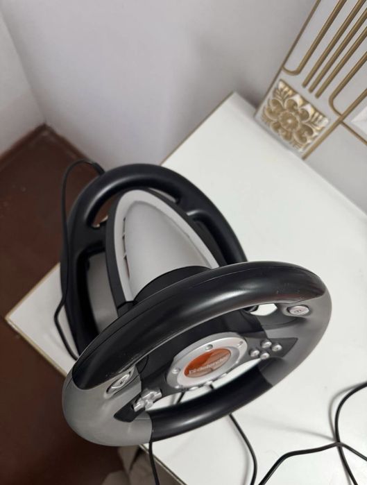 Руль для игр с педалью