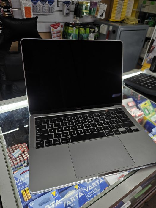 Macbook 2020 pro на M1