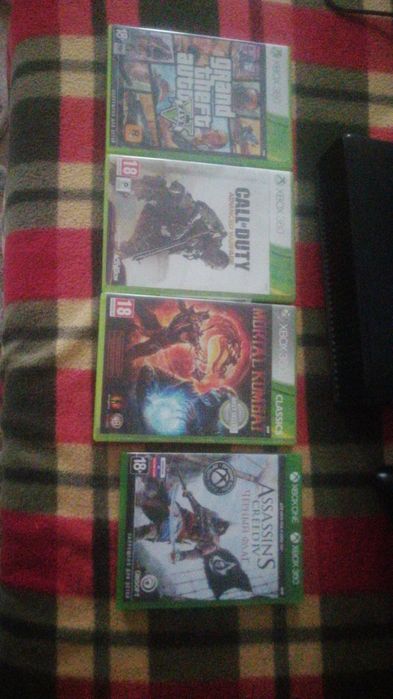 Продам Xbox 360 S (модель 1439) Кинект.