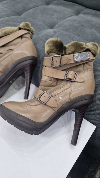 Дамски боти Guess 37