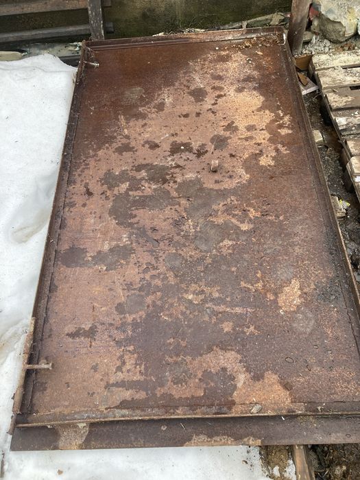 Продам металические вопота метал 4 мм