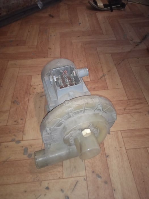 Насос Двигатель асинхронный