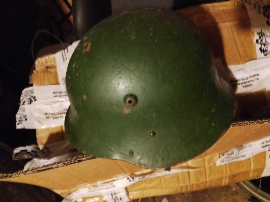 Стара Военна Желязна каска от втората световна война
