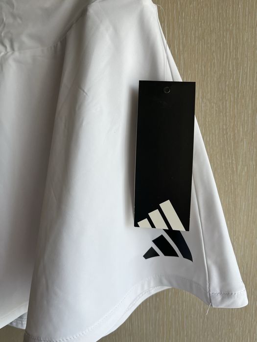 Тенис пола Adidas
