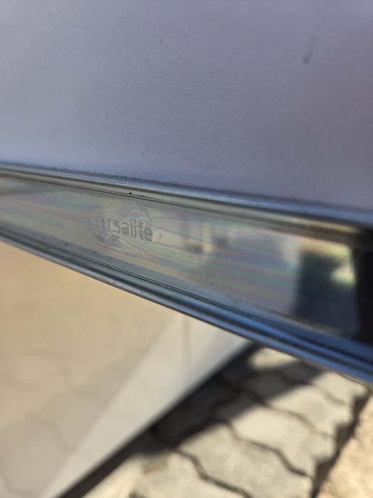 Луксозен италянски  скрин /комод/с полиуретаново покритие