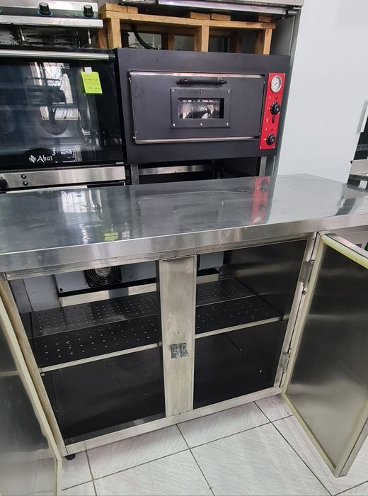 Холодильный стол в отличном состоянии