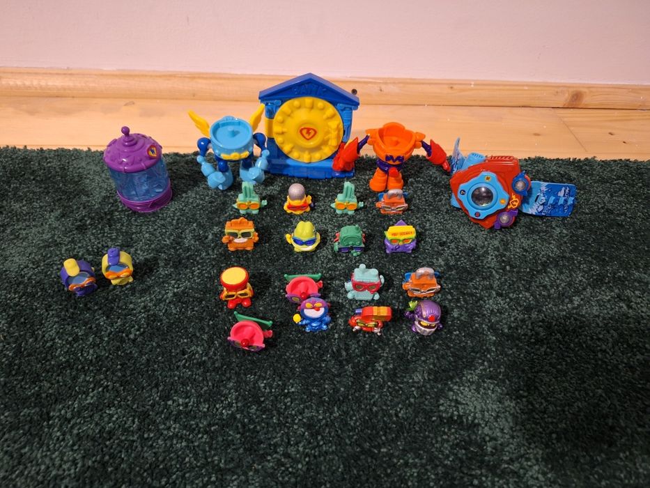 Vând colecții super things