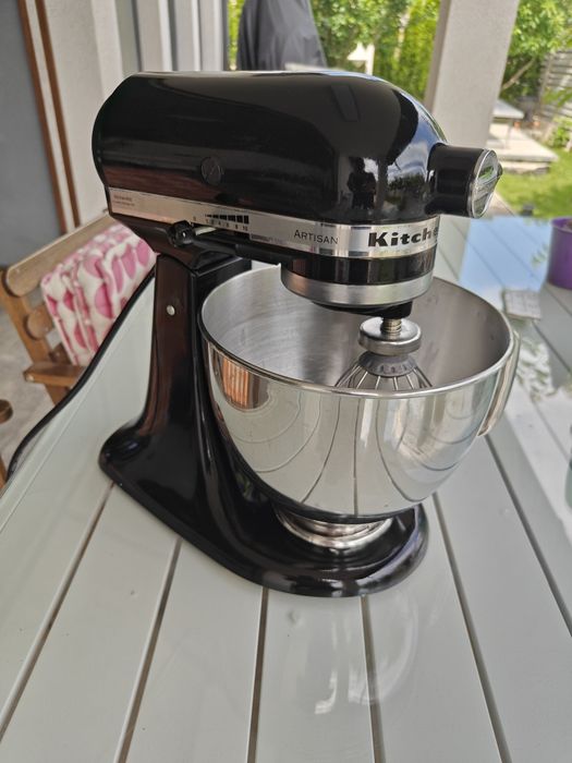 KitchenAid Artisan 5KSM150 –robot de bucurie
Robot,bol 4,8L si tel
