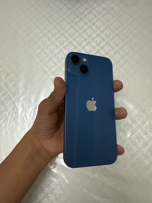 iPhone 13 с каропкой