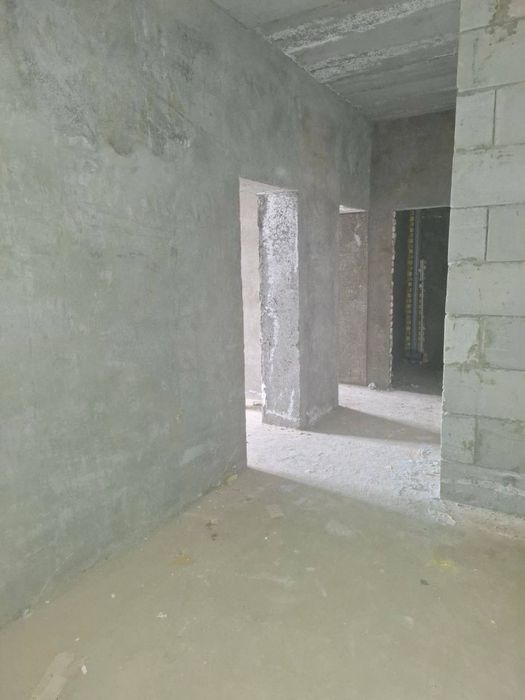 Latico tomondan 2xonalik karobka kvartira sotiladi №62