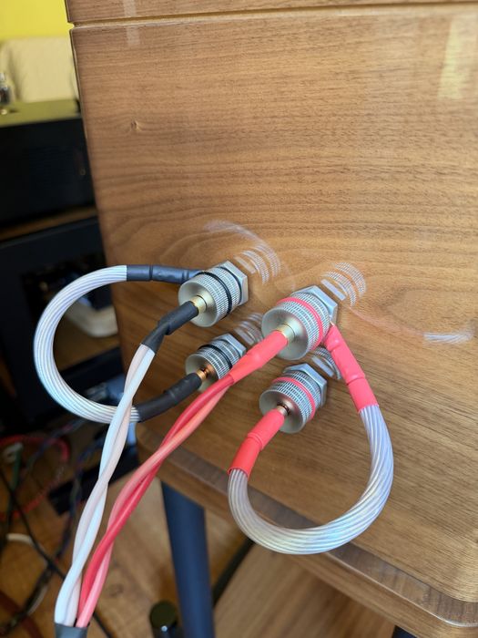Boxe Wharfedale Elysian 2 Walnut + Standuri Originale