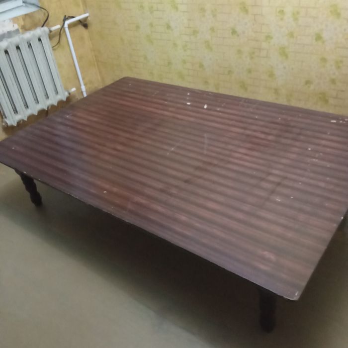 Продаётся стол большой