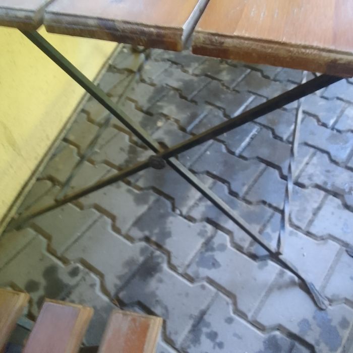 Продается шашлычный стол 4 стулья