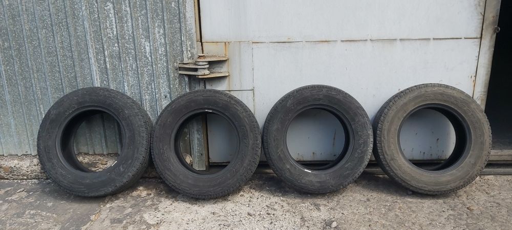 Продам комплект шин