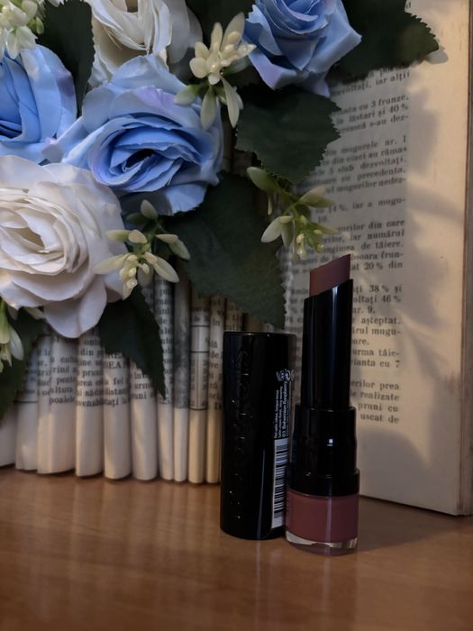 Ruj bourjois diferite nuanțe