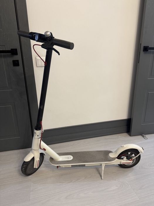 Электросамокат Xiaomi Mi Electric Scooter M365