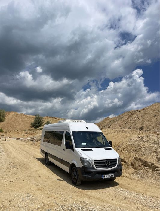 Inchiriem microbuze si autocare pentru transport de persoane