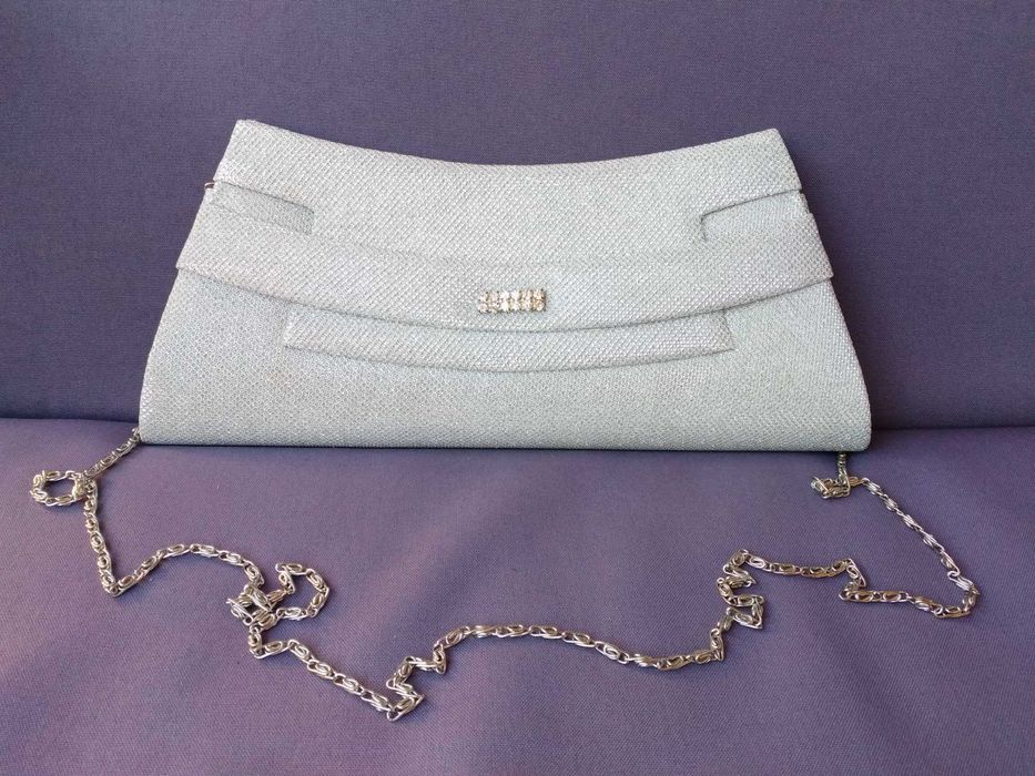 Дамска чанта сребриста