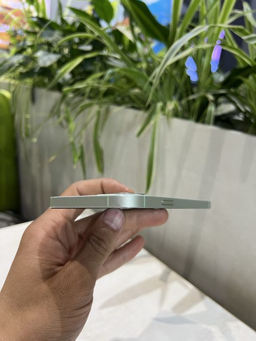 Iphone 12.