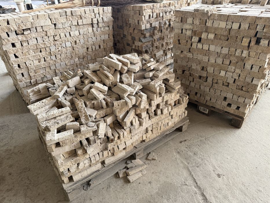 Spalturi   Traverin Marmură Granit