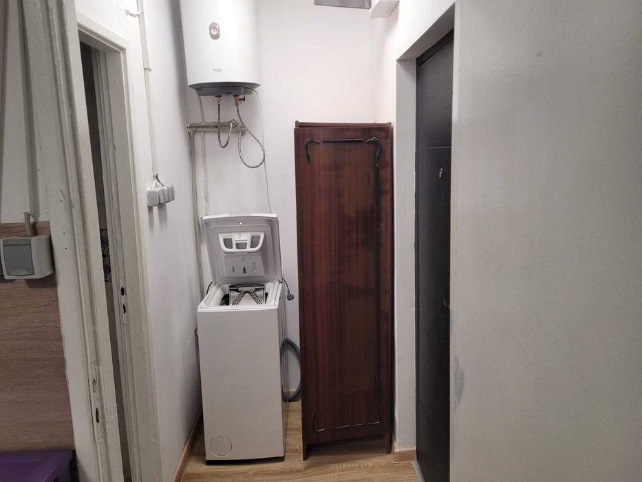 Продавам едностаен апартамент до Ред Кафе