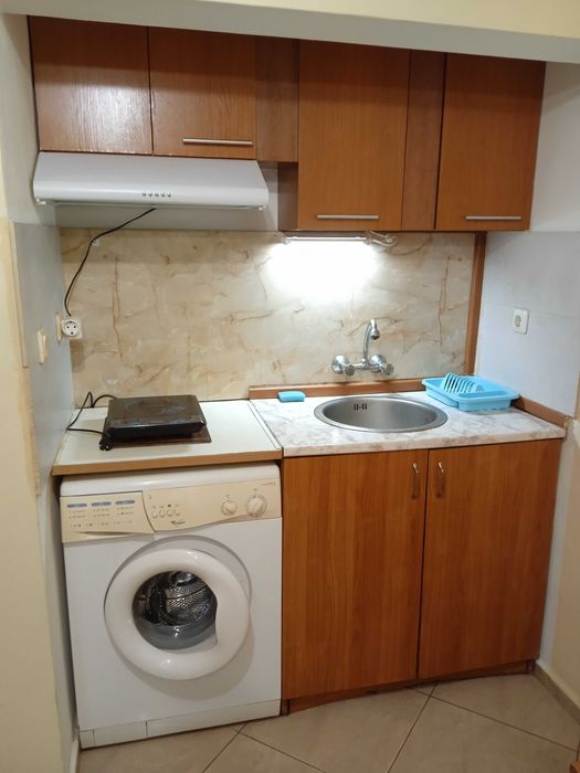 Дава се под наем Едностаен апартамент в Варна, Автогара - 30 кв.м за 204 € - Снимка #1