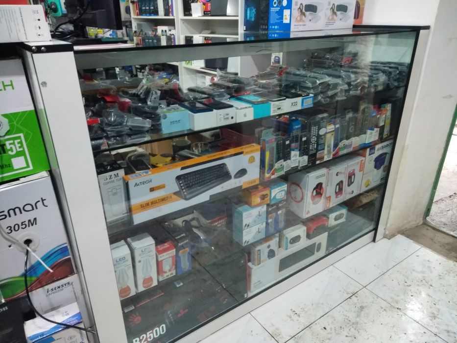 Витрина для магазина 2 шт