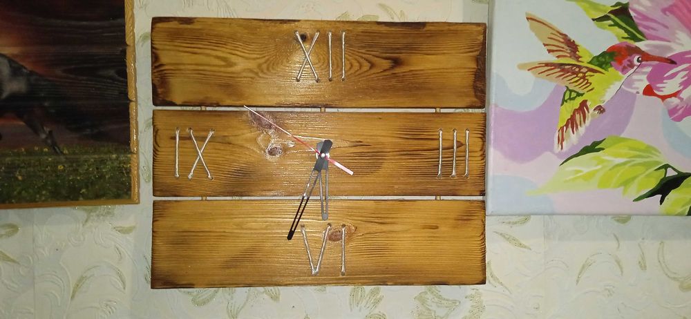 Часовой механизм.часы на дереве