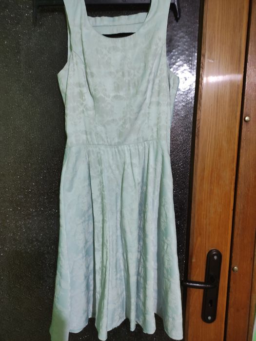 Дамски рокли размер М