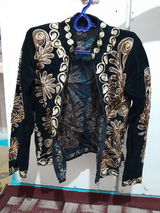 Продам женские одежды. В хорошем состояние