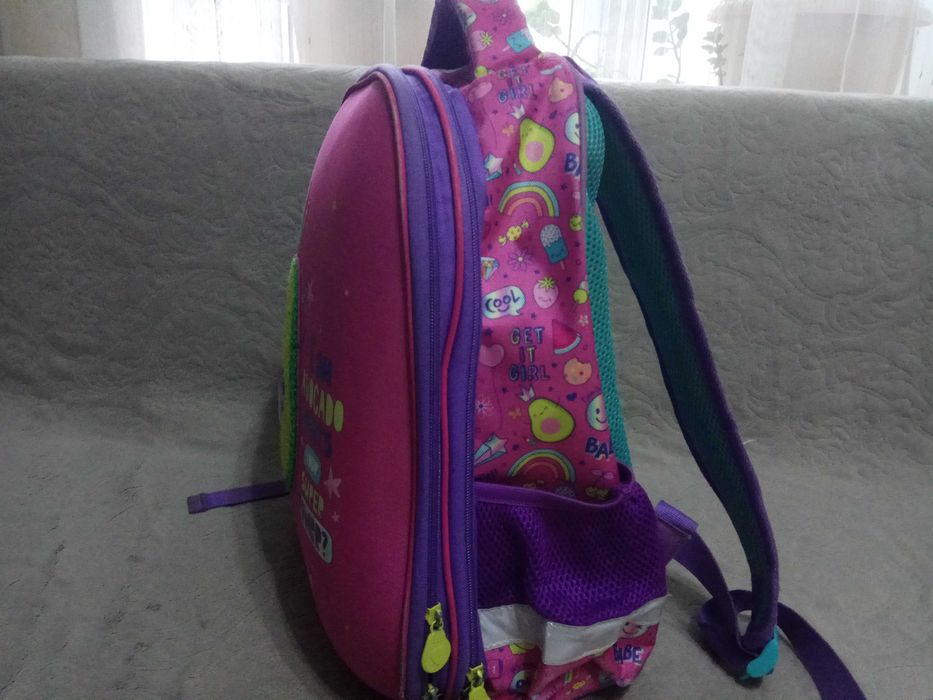 продам рюкзак для девочки