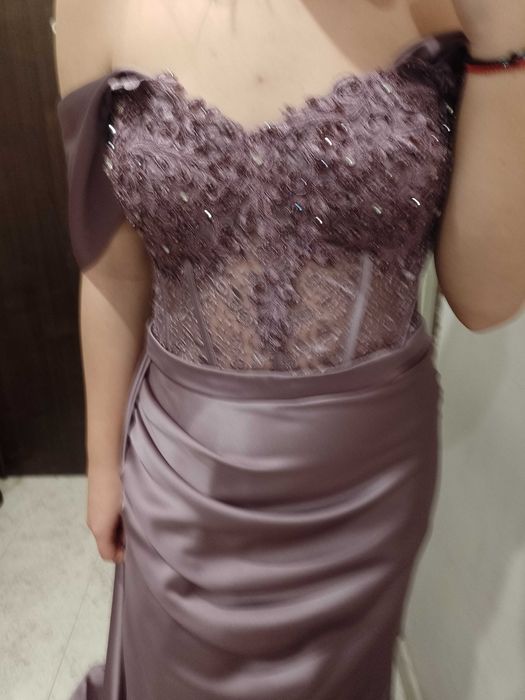 нова бална рокля