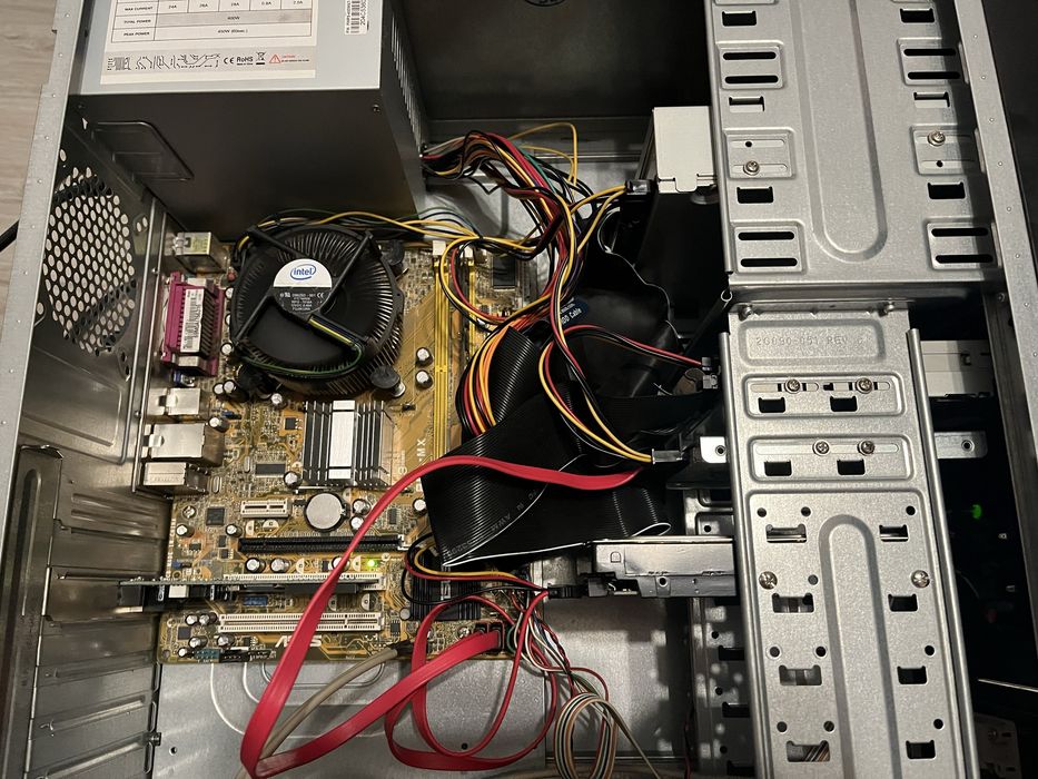 Vand pc vechi + monitor