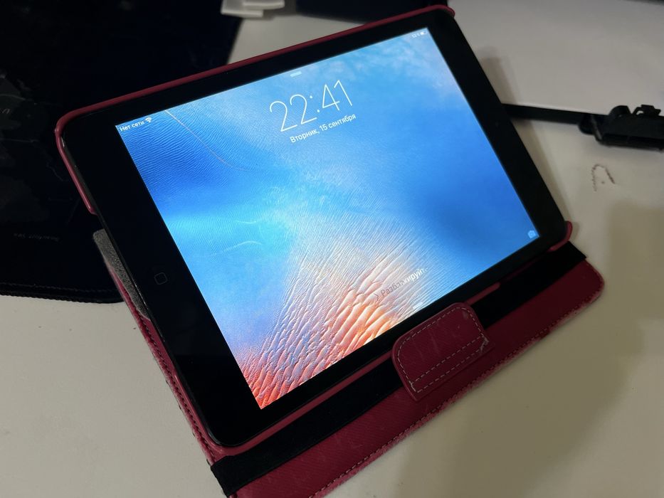 iPad mini 1 в хорошем, рабочем состоянии.