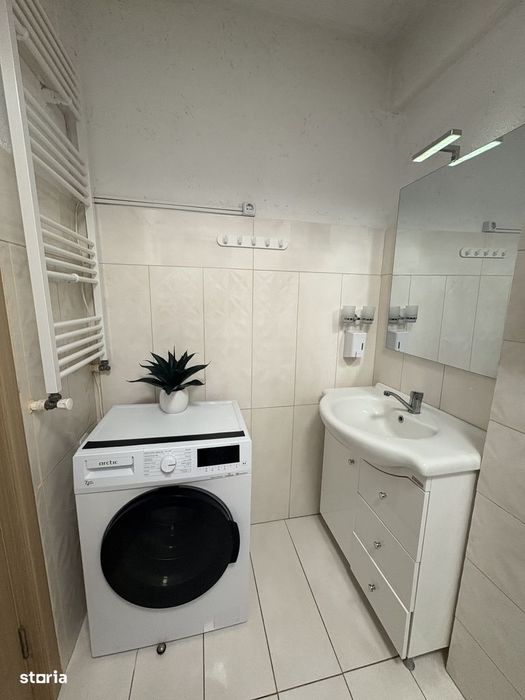 Apartament modern de 3 camere cu balcon și priveliște către munti