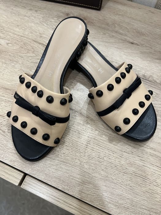 Женские босоножки