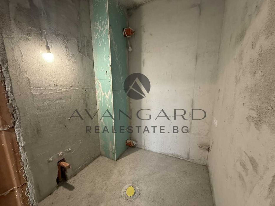 оф.25565 Тристаен с акт 16/ Кючук Париж