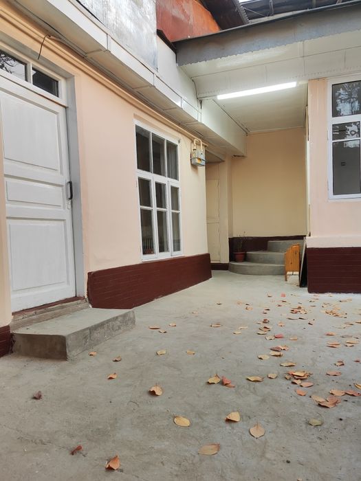 Центрда, зор лакатцияда нежилой