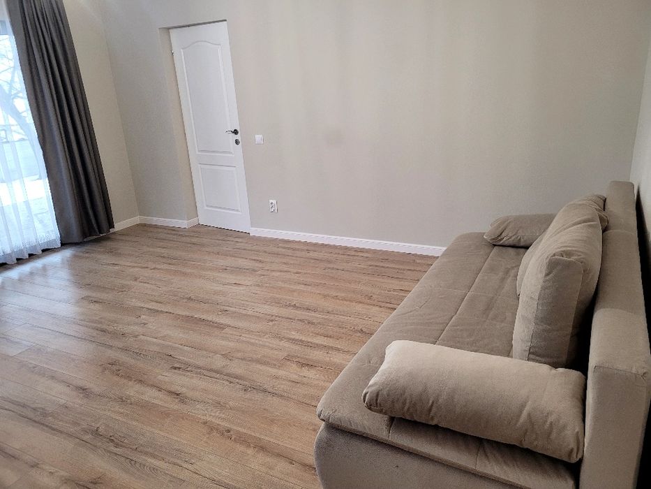 Vand Casa în Colibași (Lazu)