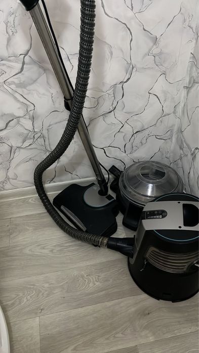 Продается пылесос отличном состояний