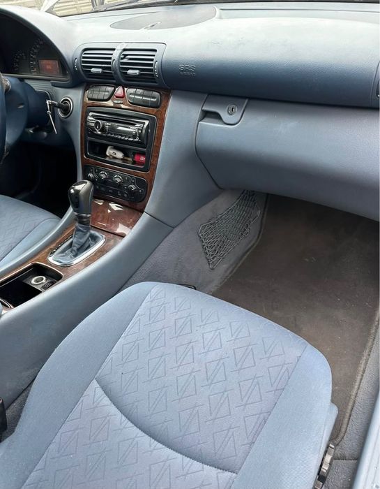 Vând Mercedes C class automat diesel